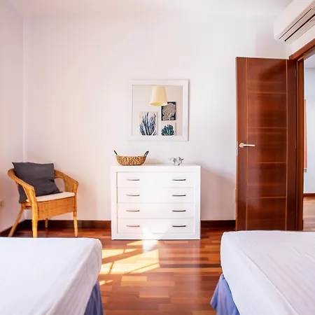 Sleeps 6 With Pool And Wifi Costa Teguise