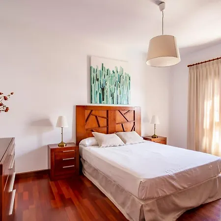 Sleeps 6 With Pool And Wifi * Costa Teguise