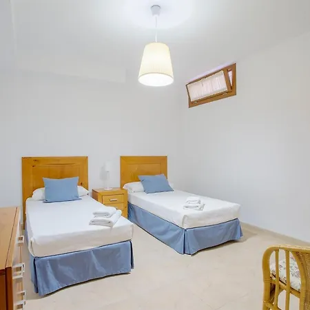 Sleeps 6 With Pool And Wifi